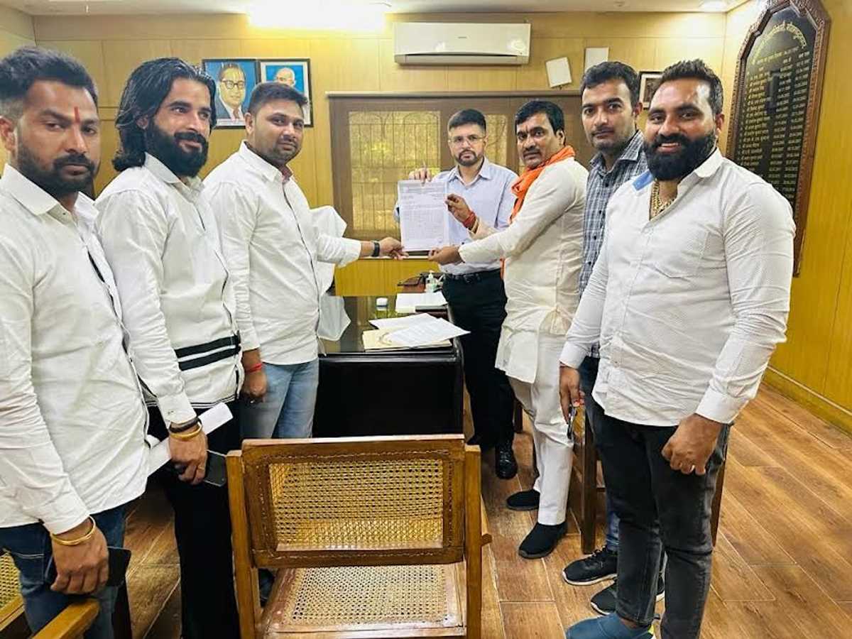 गोचर भूमि मुक्त कराने को लेकर राष्ट्रपति के नाम दिया ज्ञापन